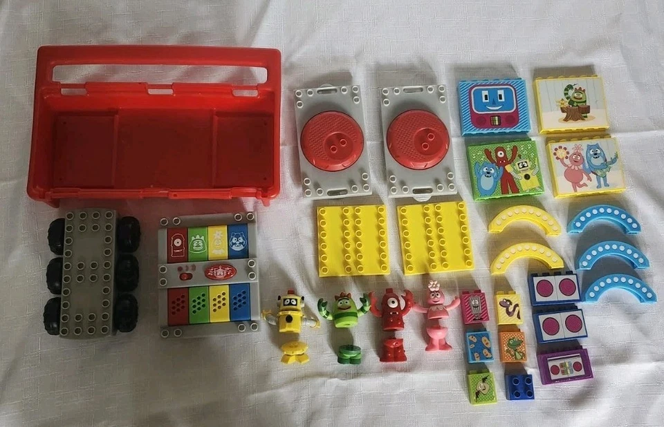 Yo Gabba Gabba Mega Bloks - DJ Lance Boom Box (85008) & Plex Tour Buggy (85006) - Image 2 of 4