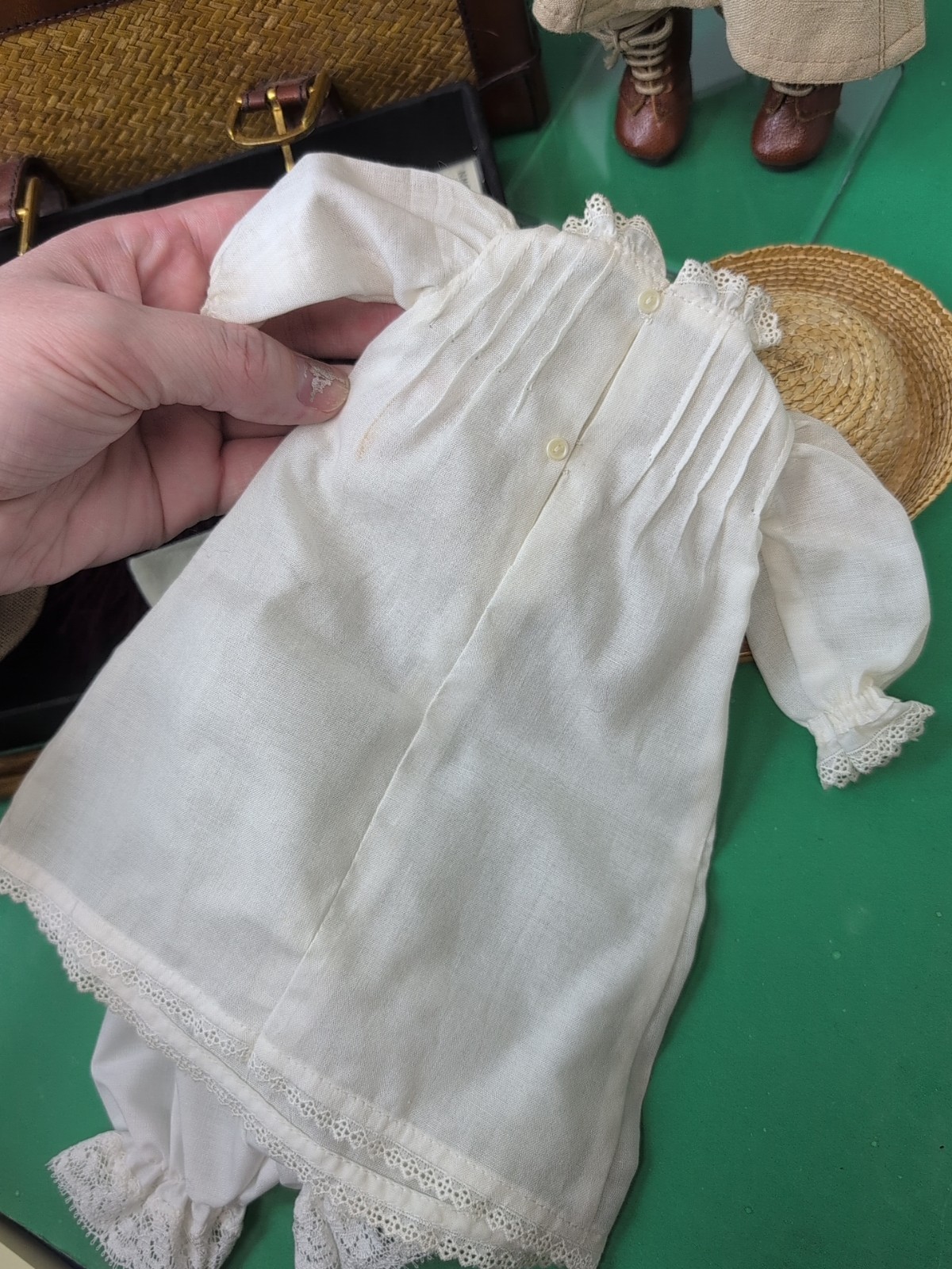 11” Wendy Lawton All Porcelain Doll “Grand Tour African Safari" Trunk Set #R