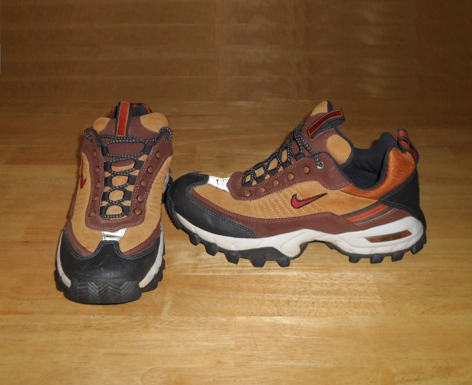 Womens 2001 Nike Air ACG Brown Shoes Ladies Size 11 Vintage Y2K 2000s image 2