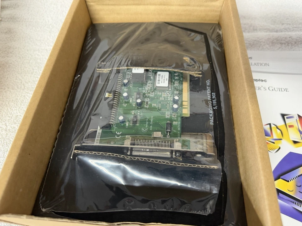 Adaptec AHA-2940 Ultra High-Performance PCI to Ultra SCSI Host Adapter - - Image 3 of 4