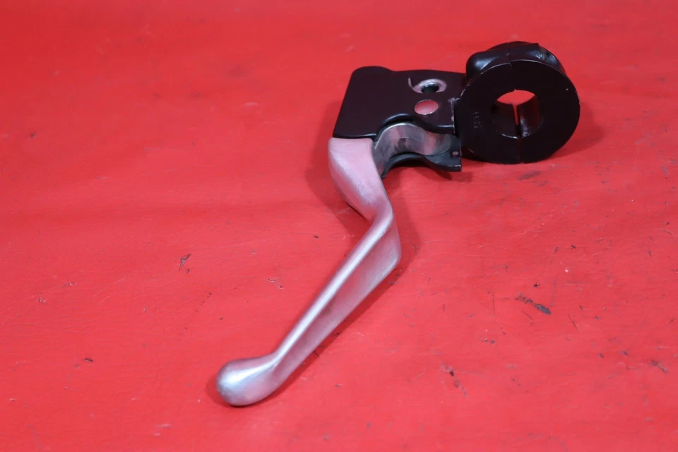 2005 HARLEY-DAVIDSON SPORTSTER 1200 CUSTOM XL1200C CLUTCH PERCH LEVER GOOD COND - Image 4 of 4