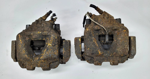 BMW 3er E91  Bremssattel Bremszange Bremse  vorne links & rechts   (06)