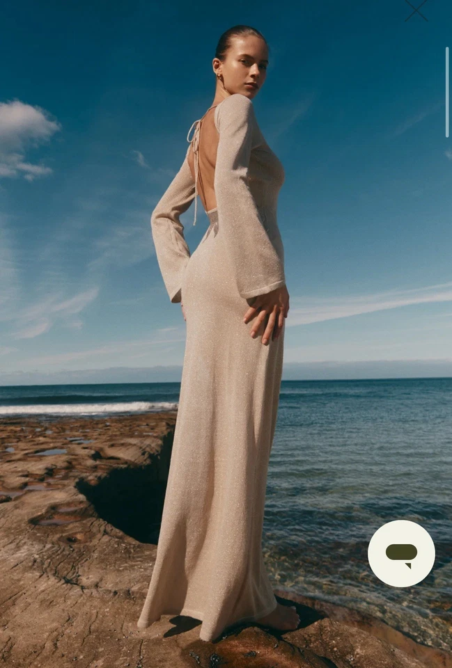 Vestido maxi de malha Meshki Atticus com lantejoulas - Dourado, tamanho M - Imagem 2 de 4