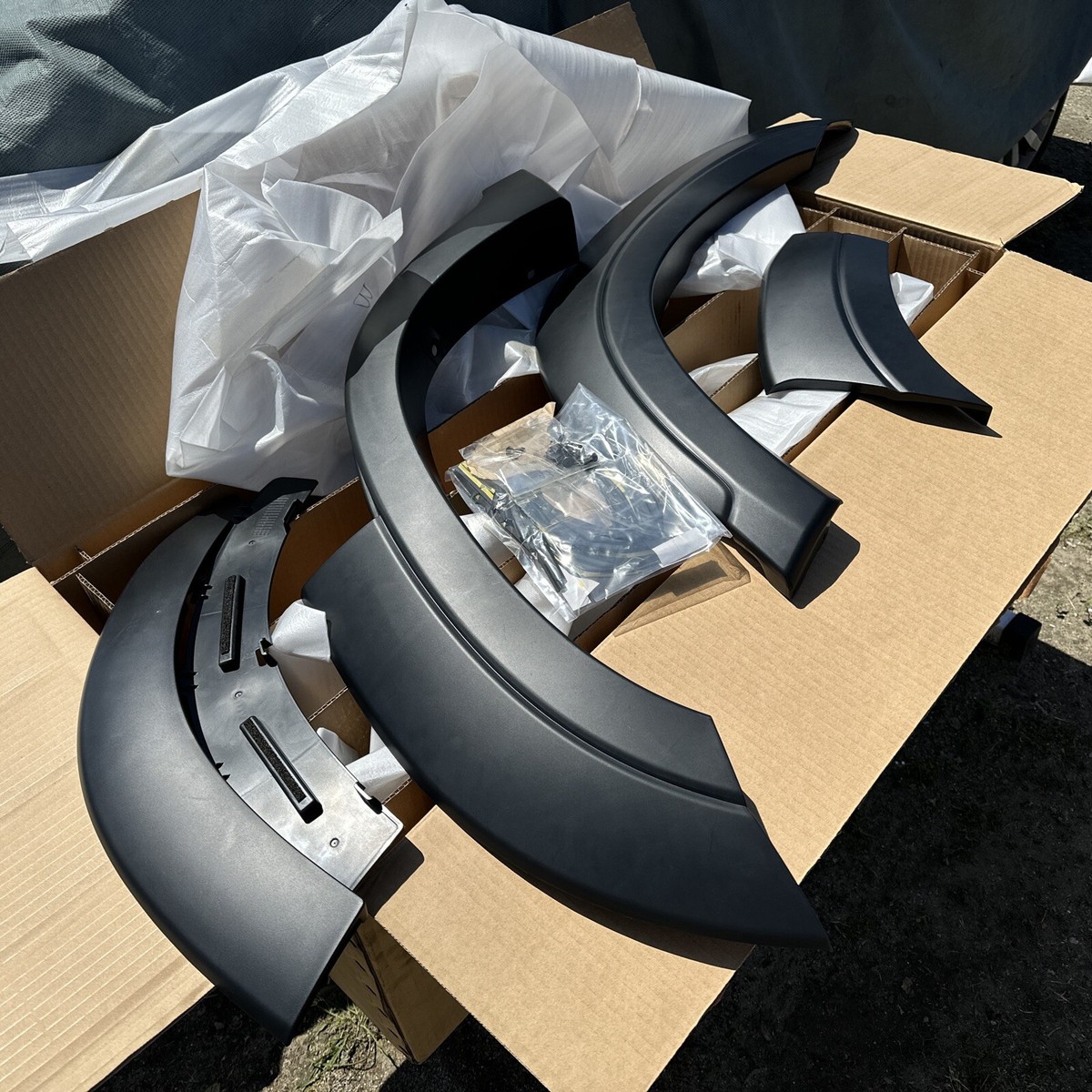 RARE 05-06 Honda CR-V crv optional fender flare set. Honda