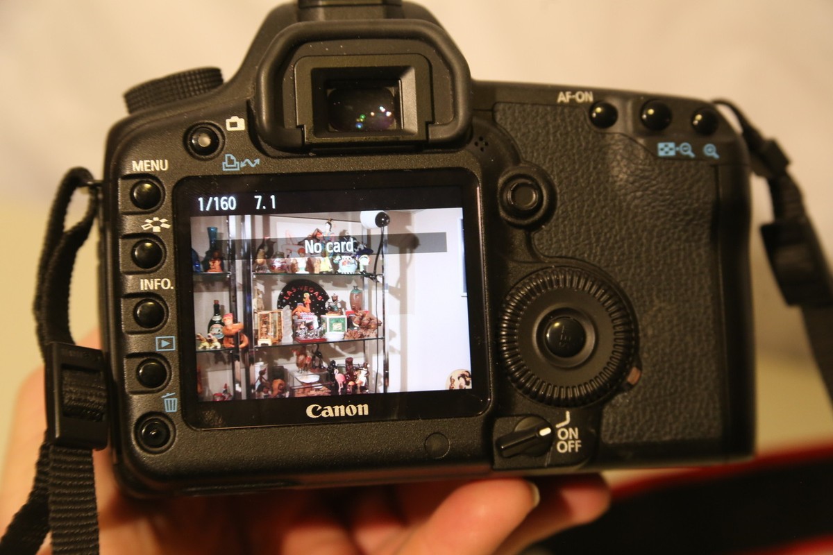 Canon 5D Mark II camera 18-55 lens, battery and charger, nice | eBay