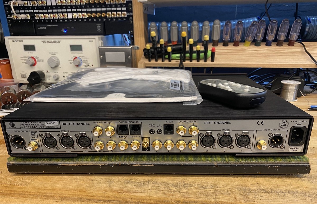 Mark Levinson No. 326S Line Stage Preamplifier with Remote Mark Levinson No. 326S Line Stage Preamplifier with Remote