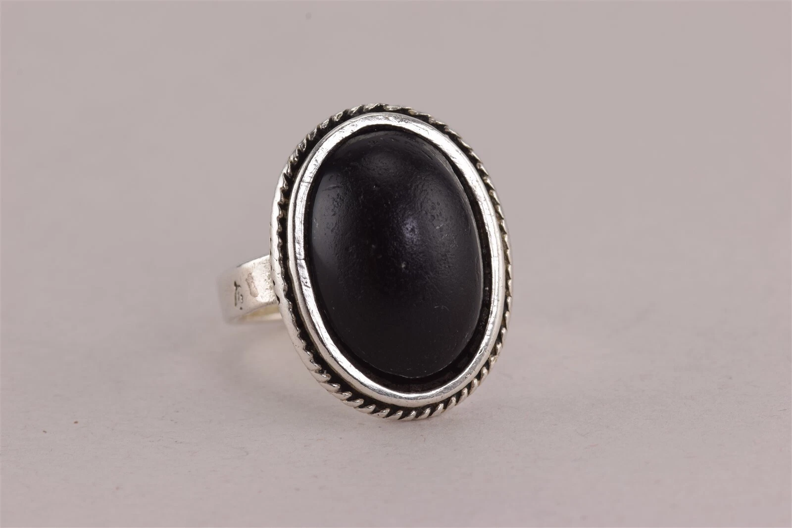 s-l1600 Sterling Silver Oval Black Onyx Rope Trimmed Bezel Band Ring 925 Sz: 4