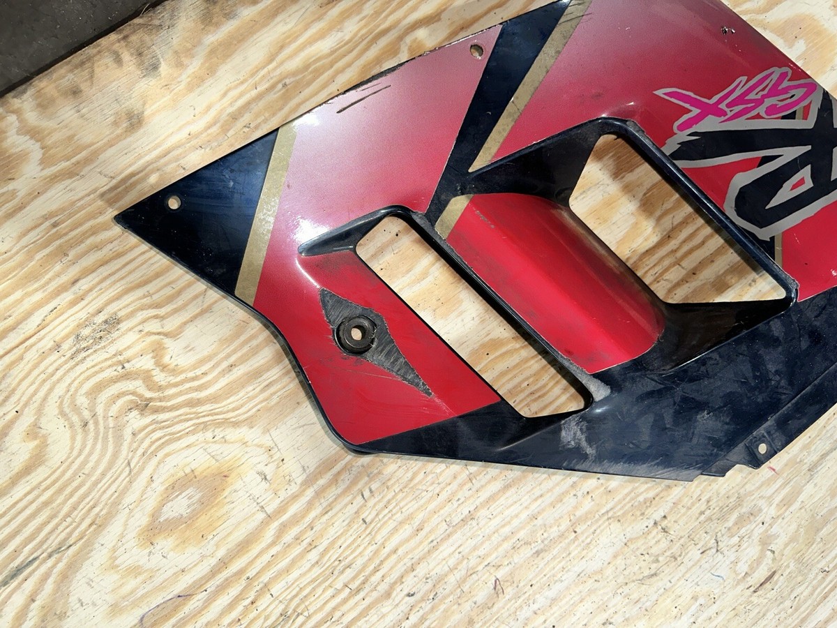 のい 1992 Suzuki GSXR 1100 Left Middle Fairing Side Cover Cowling 94441