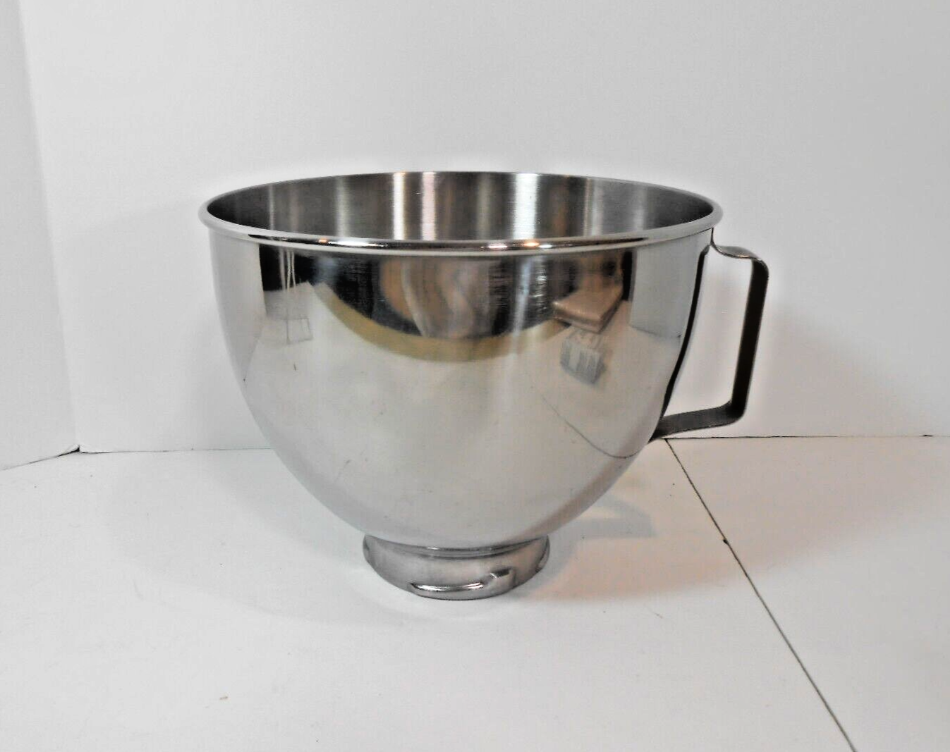 KitchenAid K45 4.5 Qt Stainless Steel Mixing Bowl with Twist Lock Handle-image