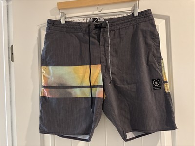 Volcom V-Line Mens Board Shorts Black Size 34 - Read Details