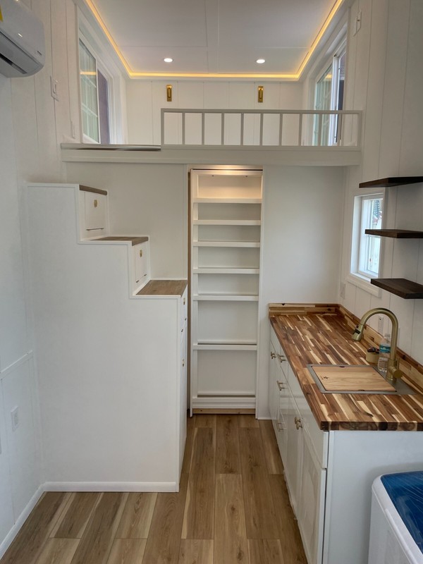 2024 Custom-Built Tiny House on Wheels (Ready for pickup or delivery) - thumbnail 9