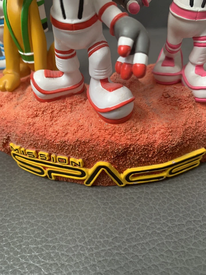 Conjunto raro de bonecos Disney EPCOT Mission Space Micky Pluto Bobble - Imagem 2 de 4