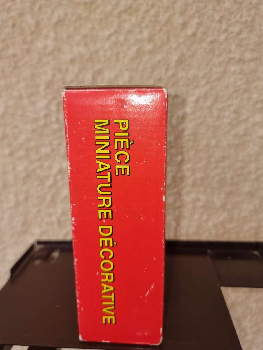 Armoire à couture miniature pour maison de poupée avec accessoires - Echelle 1/12 - France