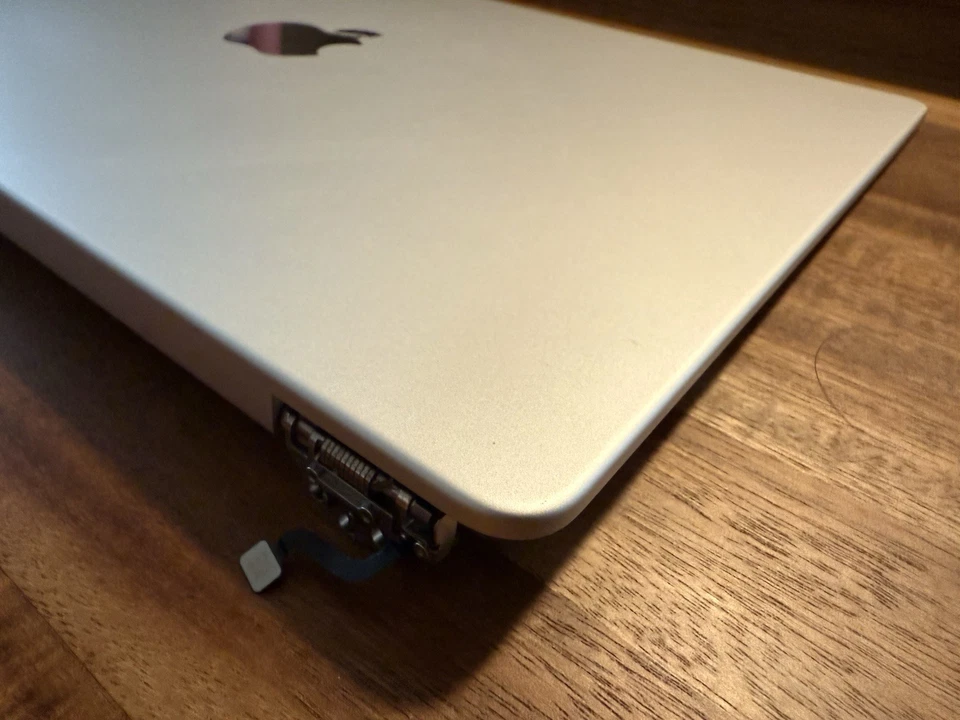 Apple MacBook Pro 14" M1 Silver Display- OEM A2442 2021 (BROKEN LCD) - Image 4 of 4