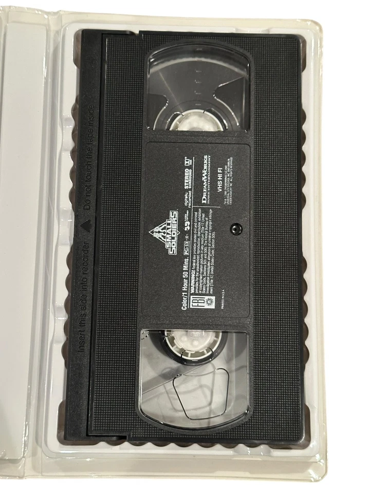 Small Soldiers VHS 1998 Action Adventure DreamWorks Universal PG-13 Clamshell - Image 2 of 3