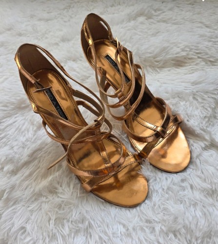 Pied A Terre Golden Heels - Picture 1 of 4