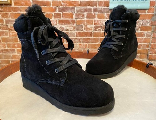 BEARPAW Black Phoebe Suede Sheepskin 