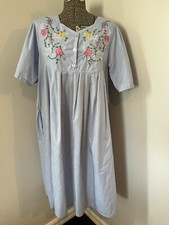 Vtg Granada Floral Lounge House Dress Muu Muu Gown Women s M Embroidered Flowers