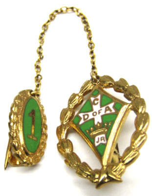 Vintage Catholic Daughters of America CDA 1 Year Service Award Pin Gold w Chain