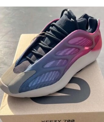 Adidas Yeezy 700 V3  Fade Carbon  - Men s Size 11 GW1814 350 500 750 380 Glow