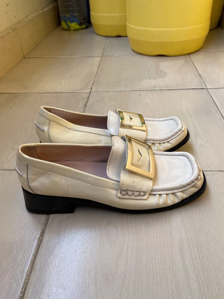 Mocasines Roger Vivier preppy viv charol talla 39 EU Foto 3 de 4
