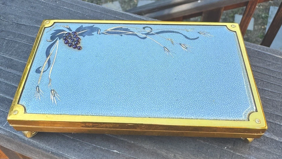 Estuche/caja de cigarrillos vintage marca Guilloche Evan’s 5,5” X 3,25” Foto 2 de 4