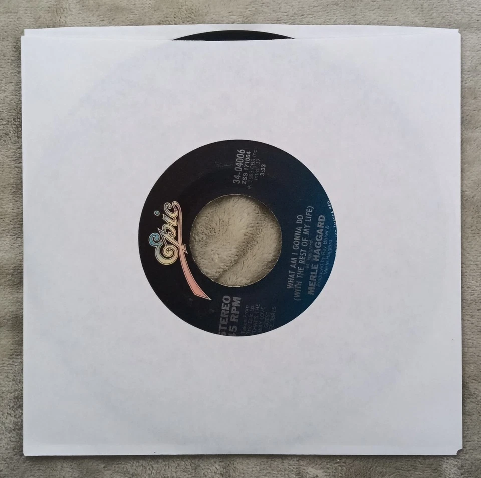 Merle Haggard What am I gonna do I think I'll stay 45 RPM 7" record VG+-VG++ - Image 3 of 3