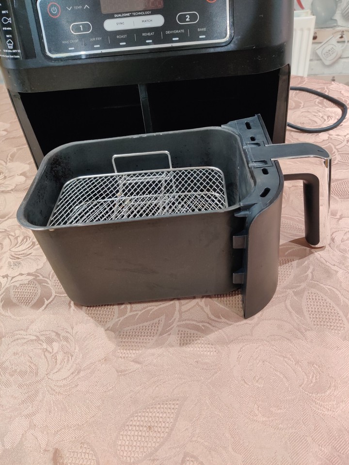 Ninja Foodi 7.6L Dual Zone Air Fryer Grey (AF300UK) 622356236133 eBay