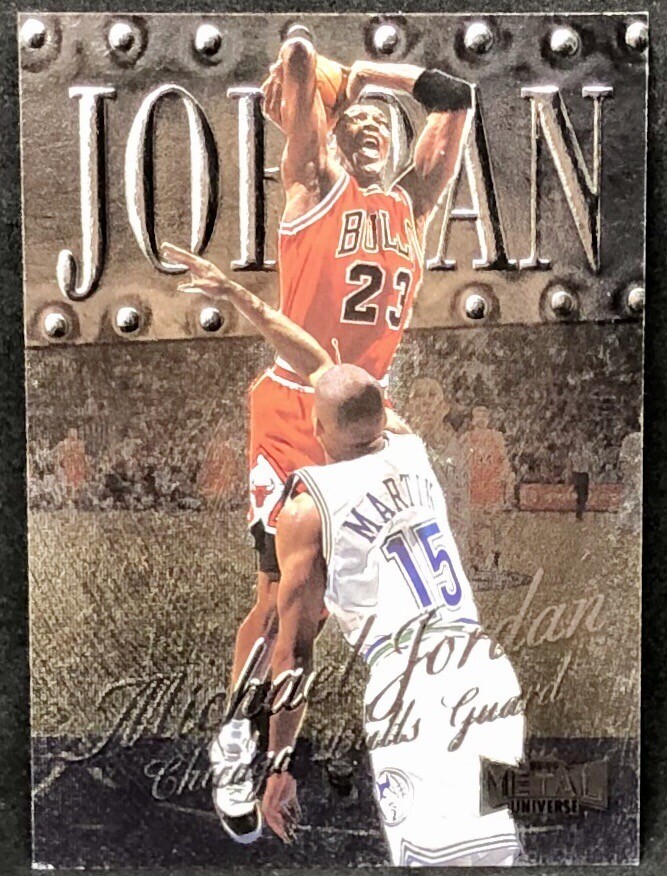 MICHAEL JORDAN 98-99 Skybox Metal Universe #1 BASE CARD ! CHICAGO 