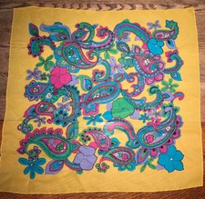 VTG 1970  s Rogon Robinson  Golluber Scarf Women  s 26 X 25 Yellow Floral Paisley