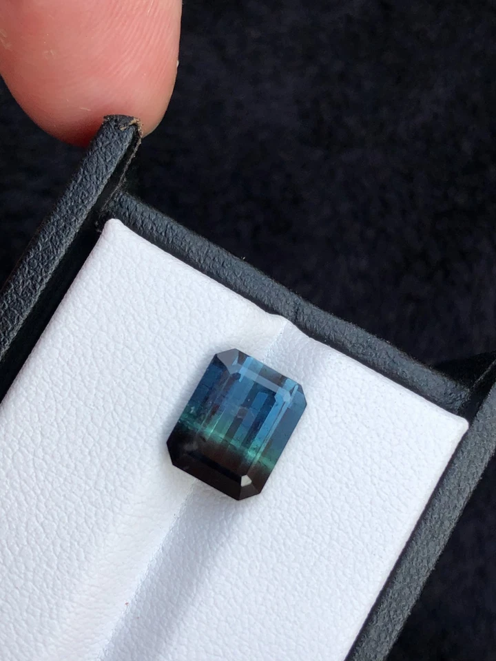 Bi-Color Blue Tourmaline Gemstone: Emerald Cut, 3.4 Carats - Image 2 of 4