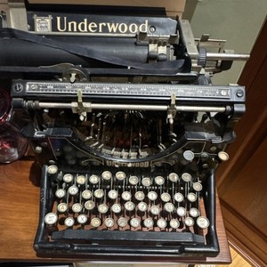 Underwood Antique Black Manual Typewriter Vintage Collectible Office Decor