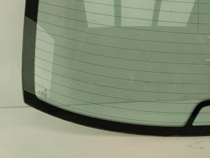 BMW 540i E39 Sedan Back Glass Window Without Privacy Tint Fits 1997-2003 — 第 3/4 张图片