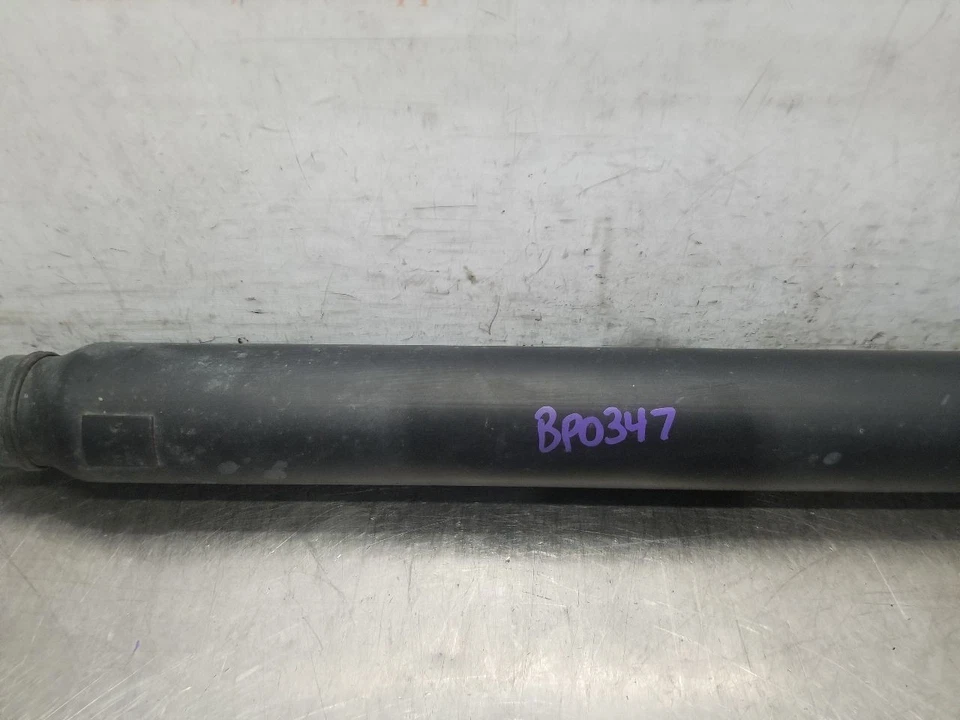 21 2021 TOYOTA 4 RUNNER TRD OFFROAD 4.0L 4X4 REAR DRIVE SHAFT  - Image 3 of 4