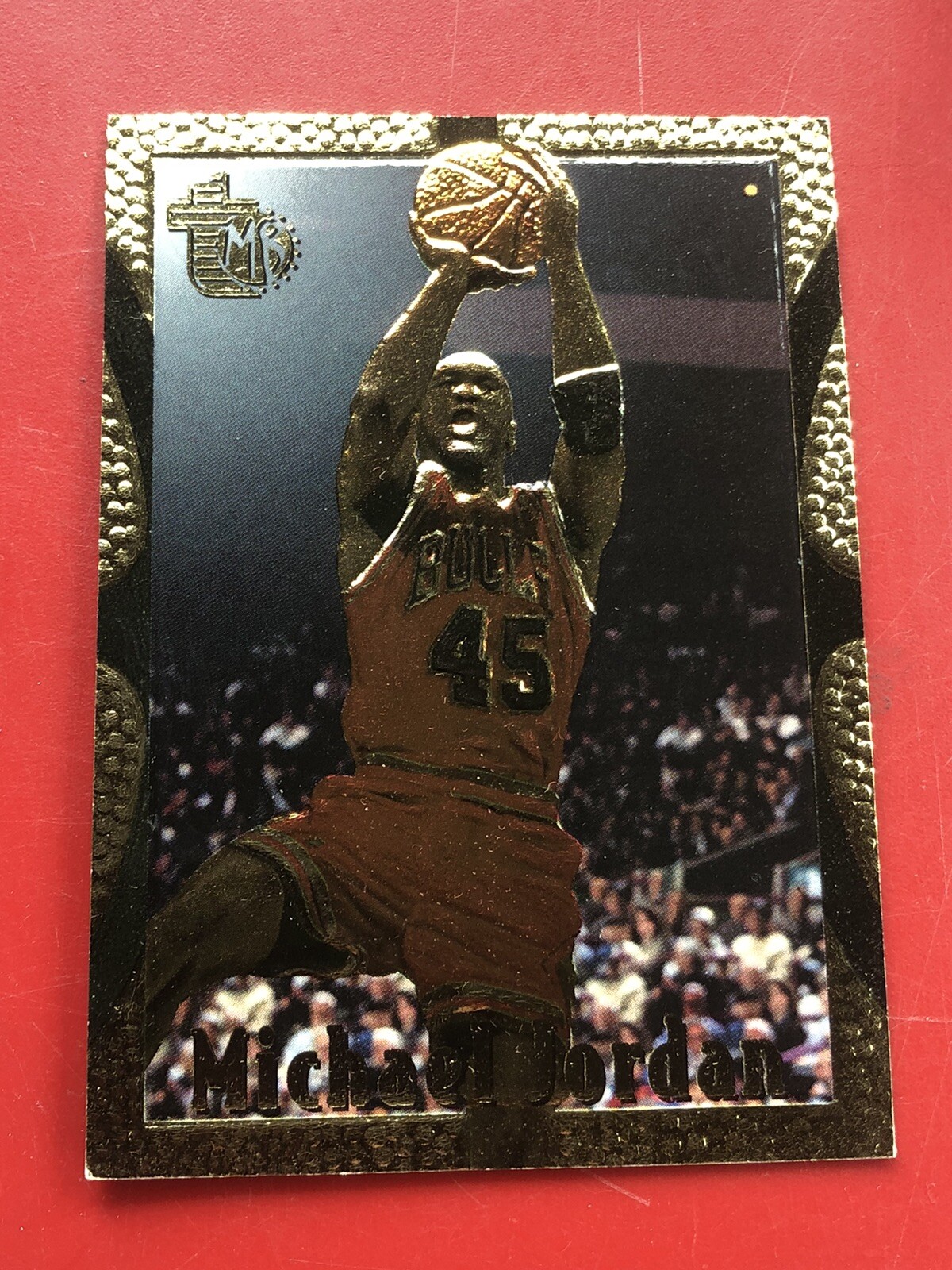 1994-95 Topps Embossed Golden Idol Michael Jordan #121 HOF