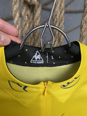 Macron Et Adidas à La Lutte Pour Succéder Au Coq Sportif Sur Le Maillot Du Xv De France