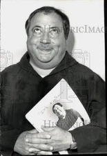 Press Photo Brother Dominick, Entertainer - sap66238
