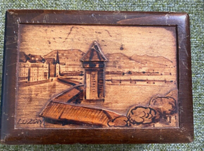 SWISS ART DECO HAND CARVED SMALL WOODEN TRINKET / JEWELLERY BOX LUZERN