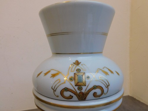 VASE EN OPALINE BLEU AVEC DECOR A LA DORURE - Photo 11 sur 12