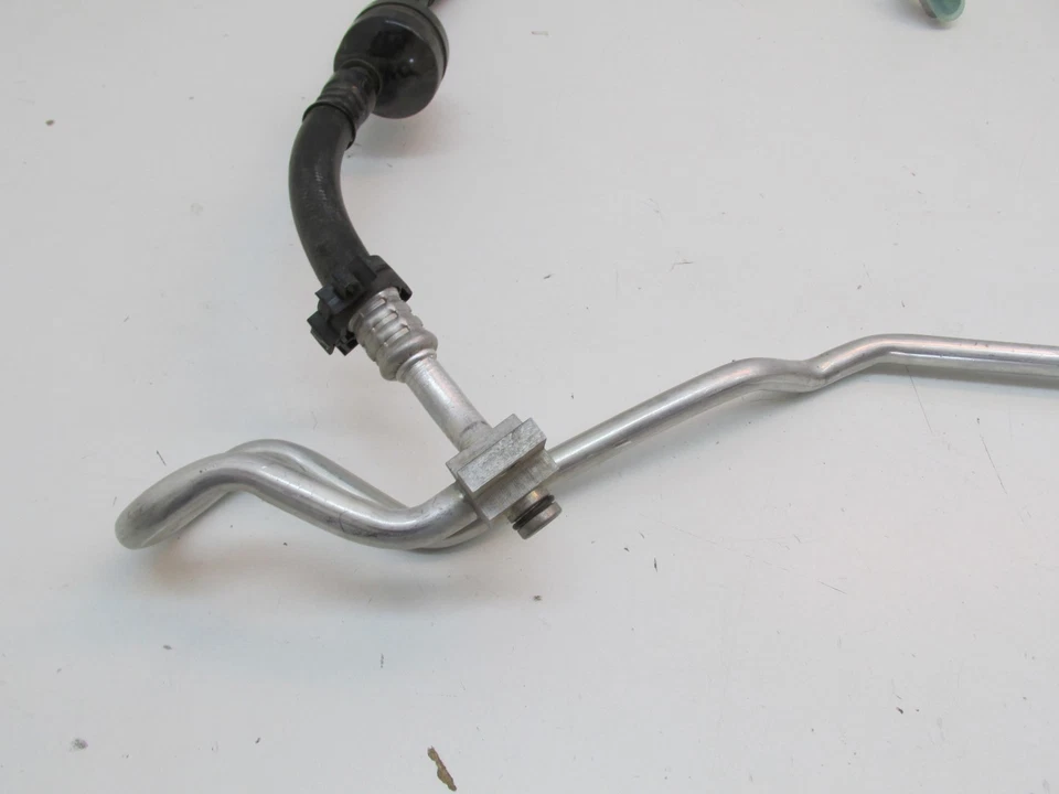 Manguera de refrigerante aire acondicionado Chrysler Dodge Caravan OEM NUEVO 5179735AB Foto 3 de 4