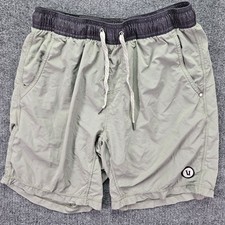 Vuori Kore Shorts Mens Medium Sage Green Lined Drawstring Gym Casual 7" Stretch