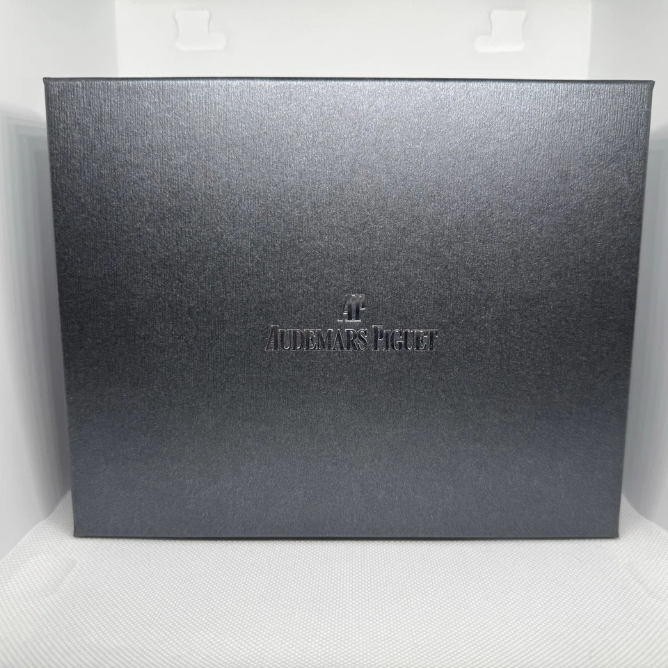 Relógio cronógrafo de luxo de cerâmica preta – Royal Oak, - Imagem 3 de 4