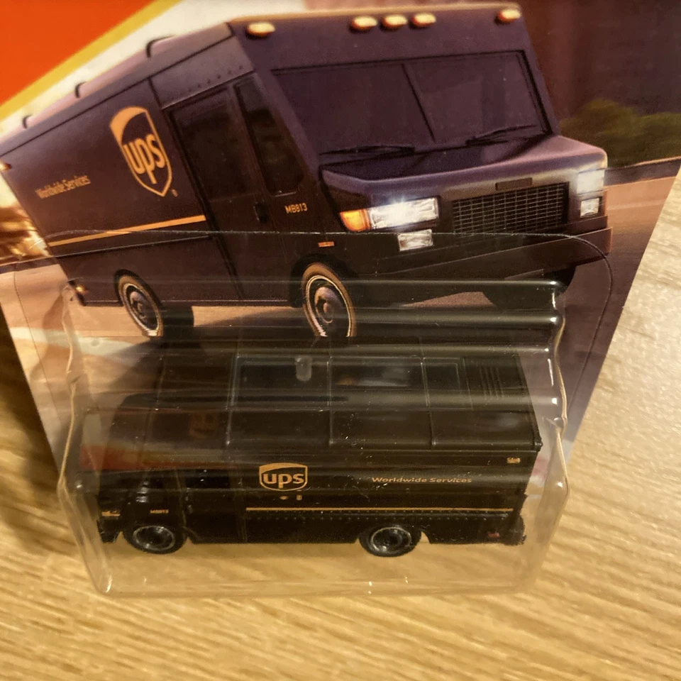 MATCHBOX 2025 #68 EXPRESS DELIVERY UPS BROWN Lot OF 2 - Image 3 of 4
