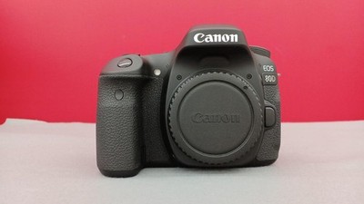 Canon EOS 80D DSLR Camera 24.2MP APS-C CMOS Built-in WiFi Used