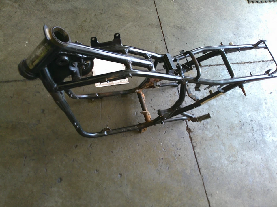 Chassi de quadro 1980 Suzuki GS 450 GS450L - Imagem 3 de 4