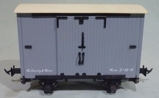 ACCUCRAFT/BMS SM32 L & B VAN – GREY