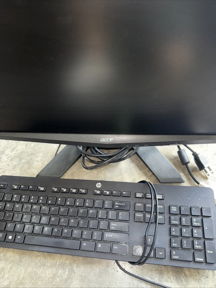 Acer LCD Monitor with Keyboard Ac Adapter Cable and Power Cord - Image 2 of 4
