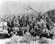 7069-012 William Boyd, James Ellison entire cast & crew on location unknown Hopa