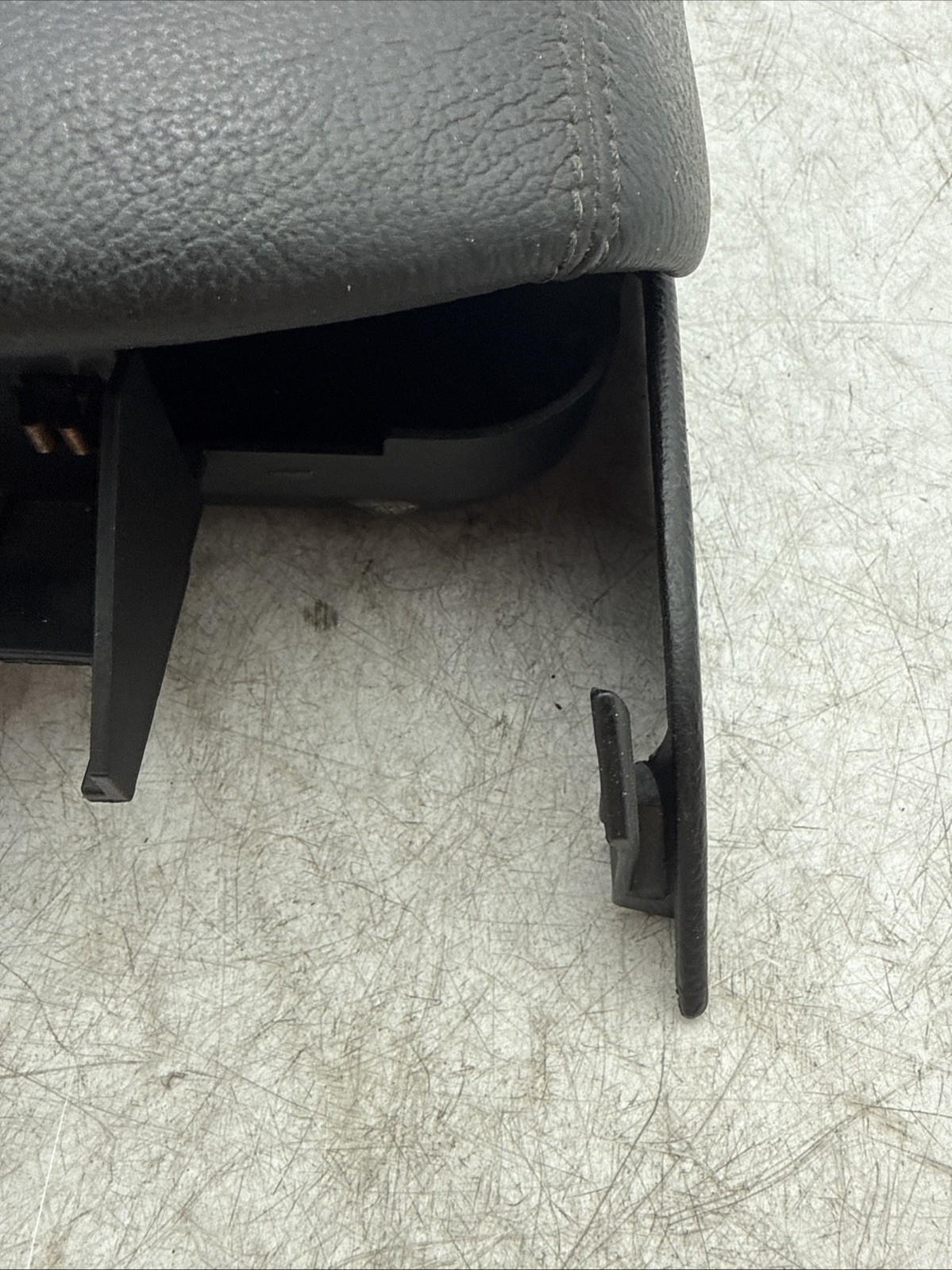 05-13 CHEVROLET CORVETTE C6 FRONT CENTER CONSOLE ARM REST LID ASSEMBLY BLACK OEM