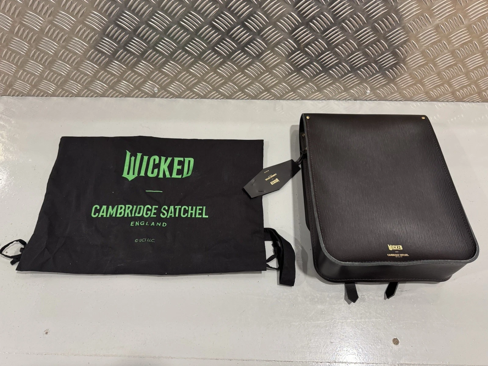 Cambridge Satchel England Wicked Portrait Messenger Black Bag Brand New